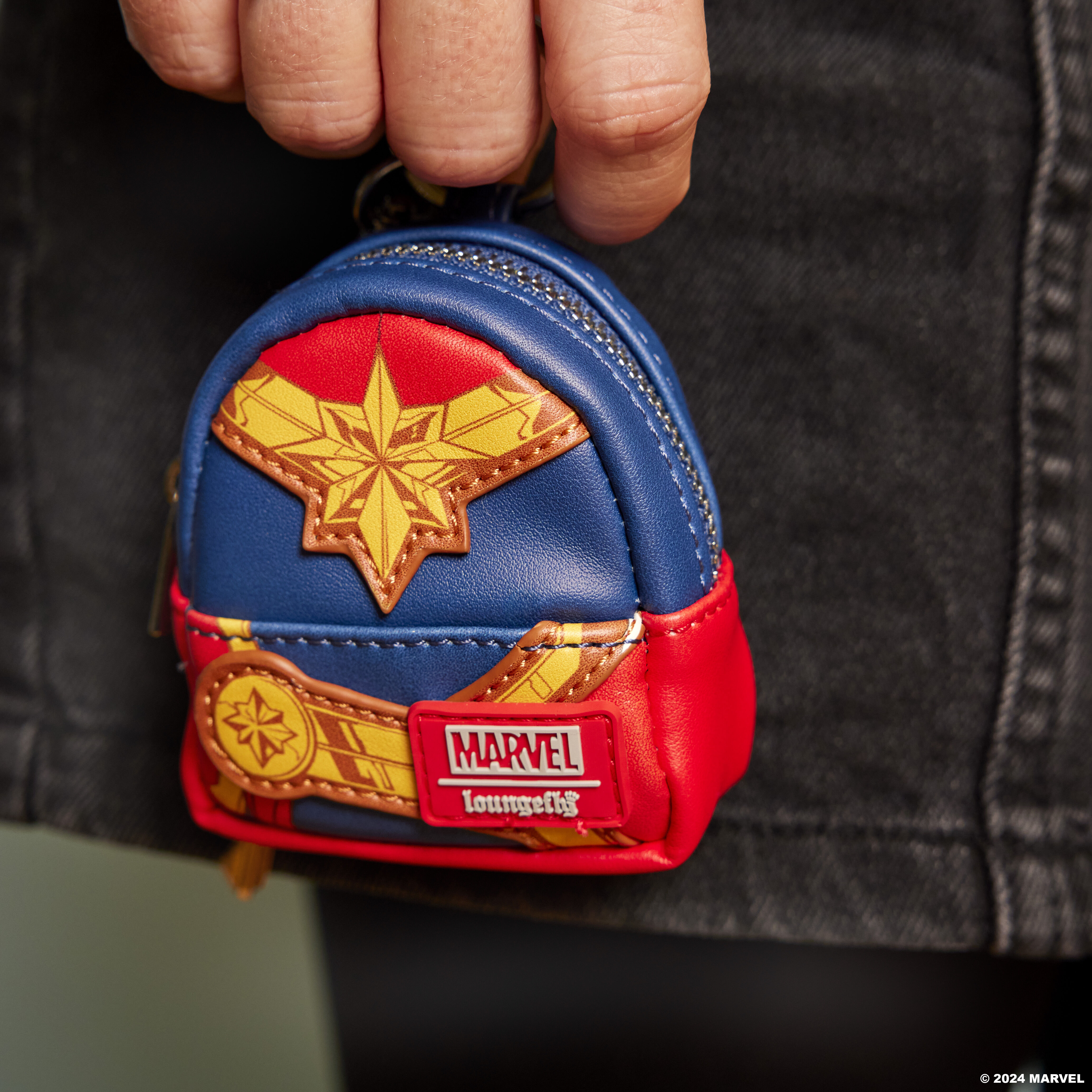 AVENGERS-COSPLAY-MINI-BACKPACK-KEYCHAINS-003_jpg