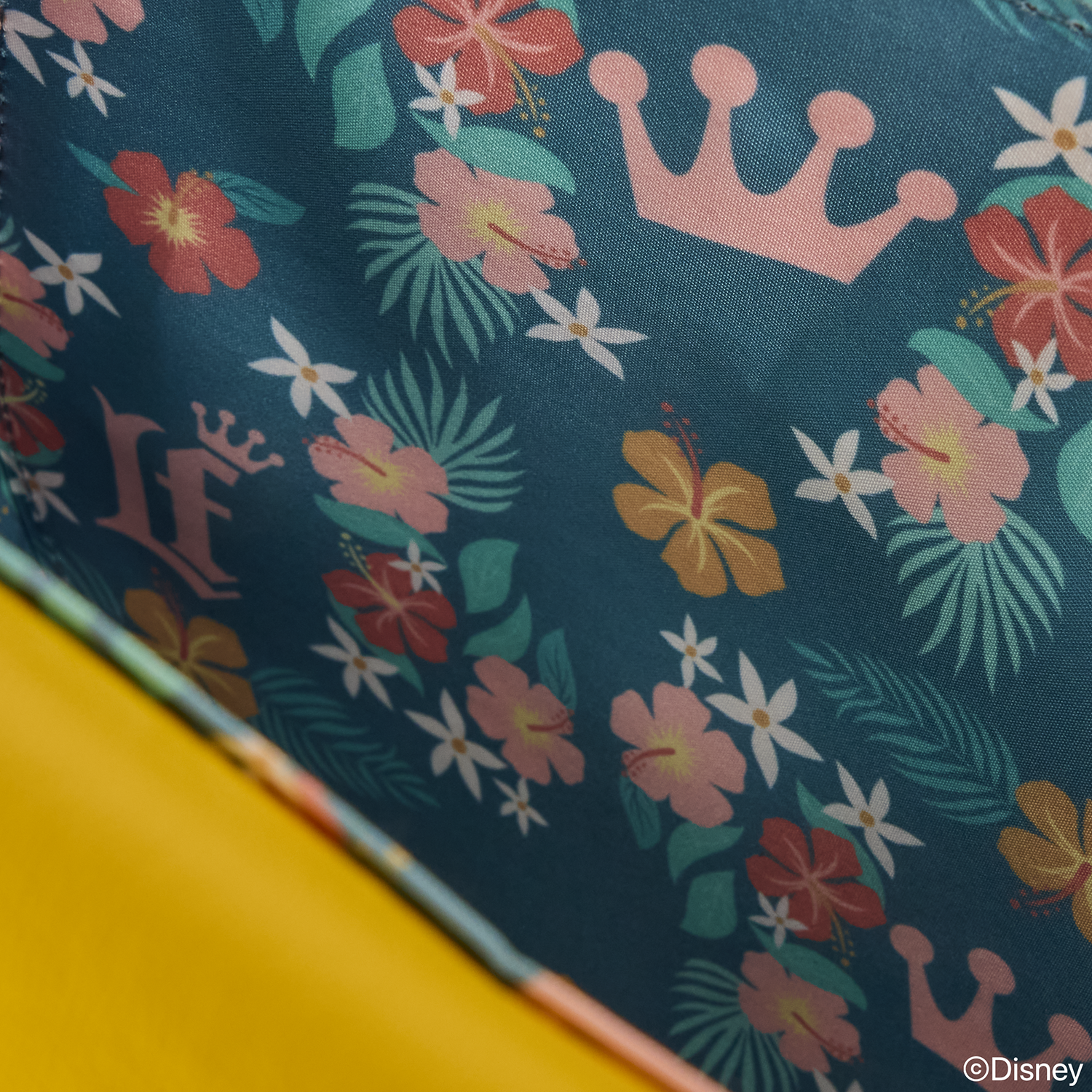 LFTB0665-LFBRANDEDLEMONCROSSBODY1644_png