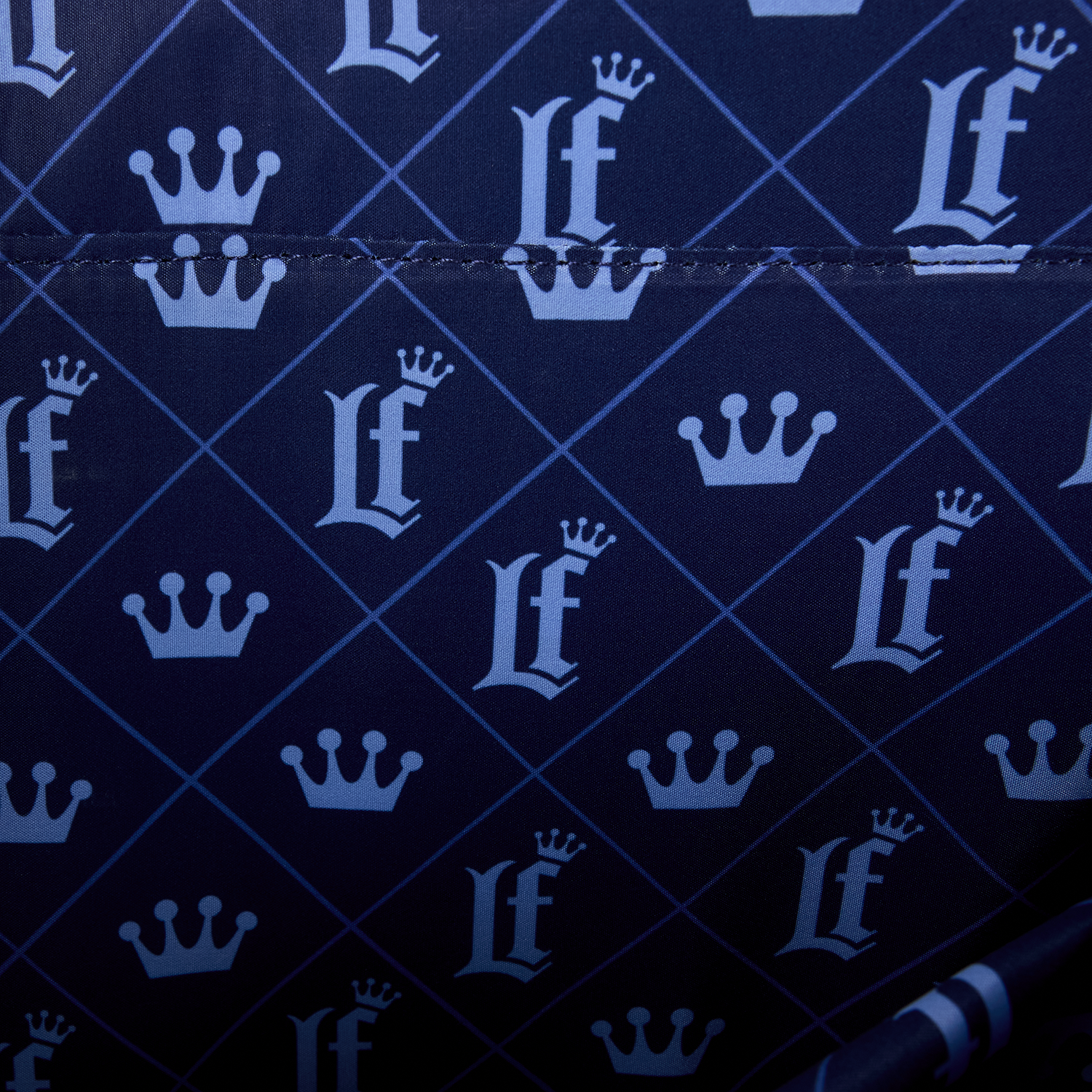 LFTB0670-LFBRANDEDDENIMCONVERTIBLETOTE1493_png