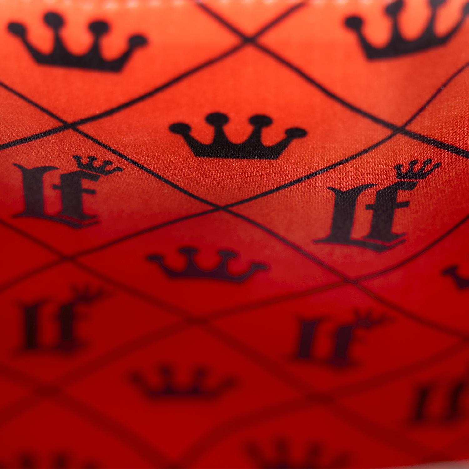 LFTB0674-LFBRANDEDFIGURALPUMPKINCROSSBODY_567_png