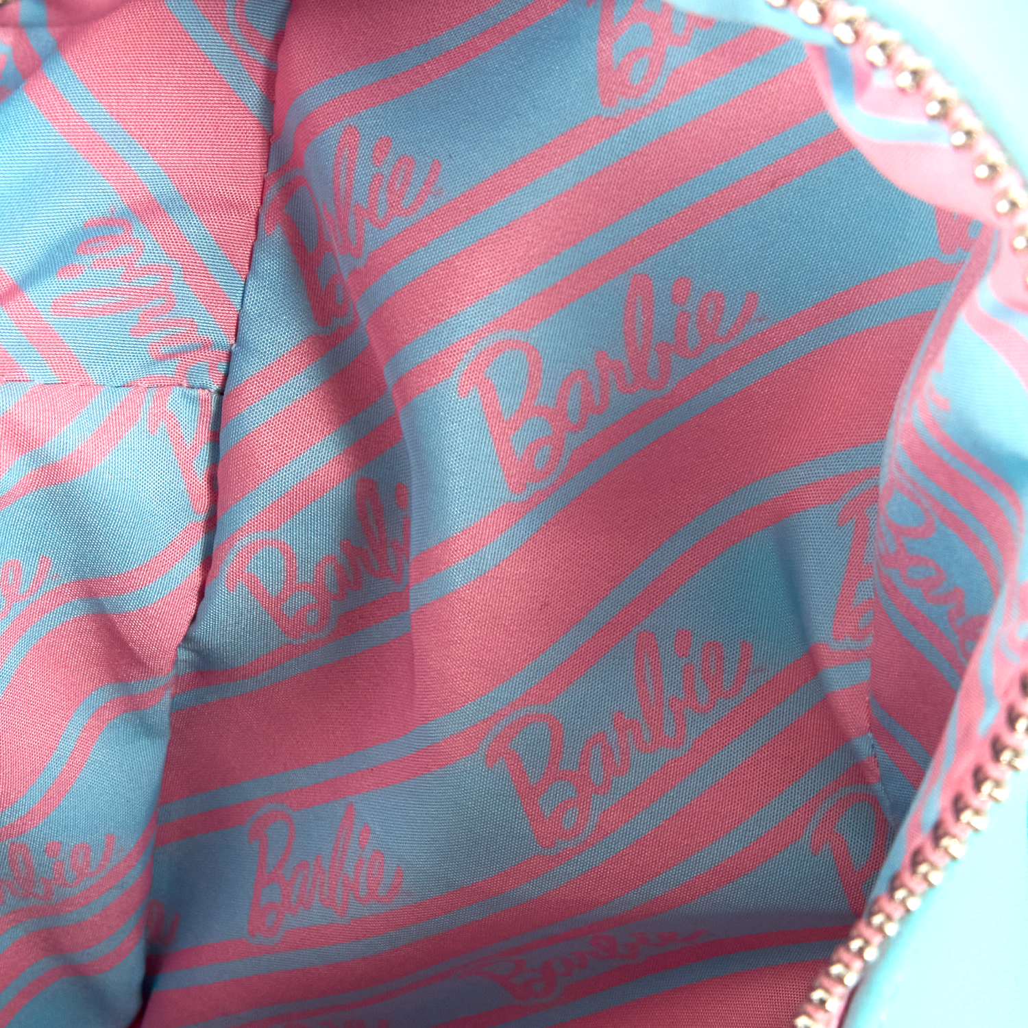 MTTB0013-LFMATTELCLASSICBARBIEFIGURALSKATECROSSBODY1103_png