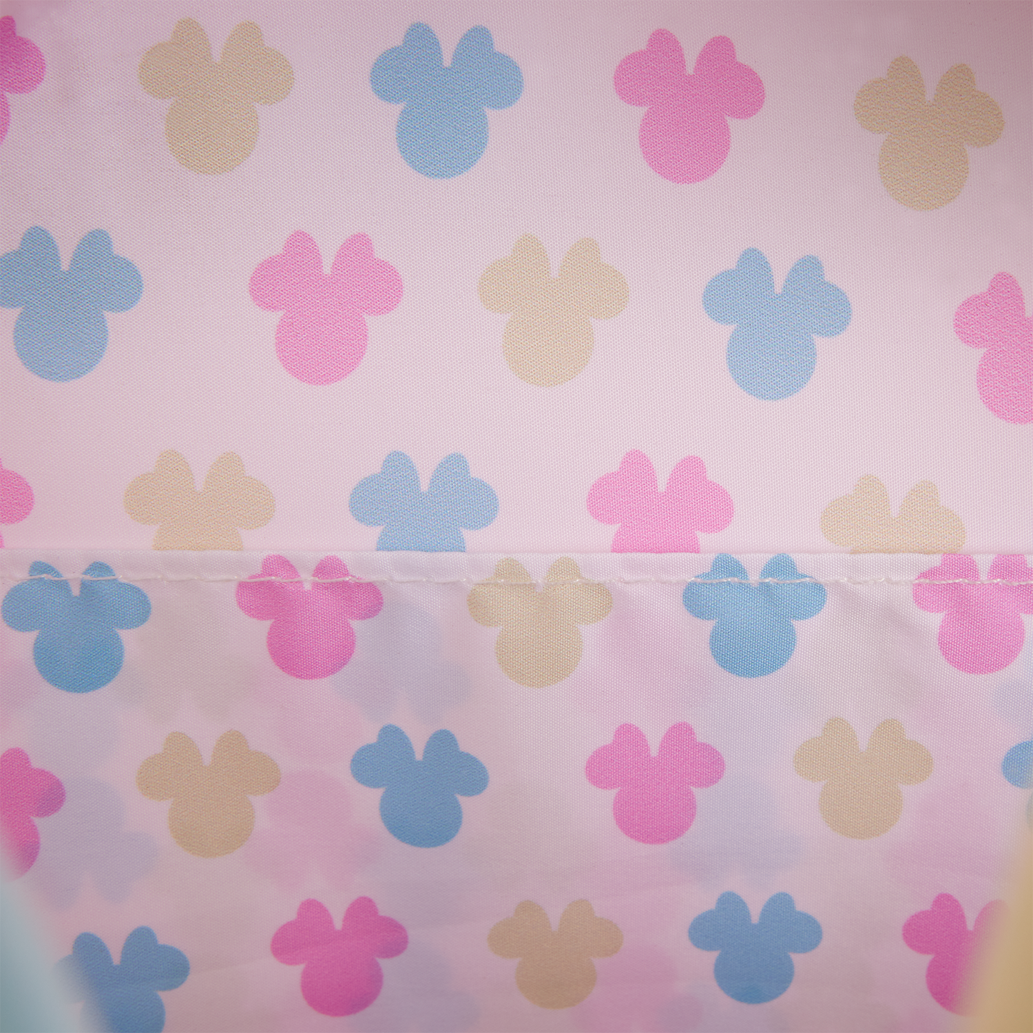 WDBK4152-LFDISNEYMINNIETIEDYEBACKPACK_665_png