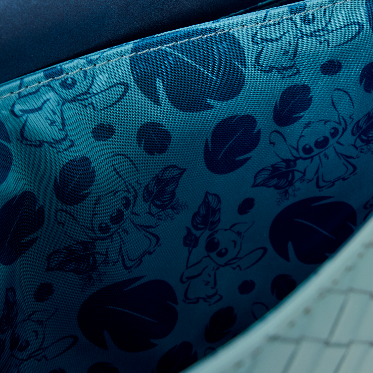 WDTB3249-LFDISNEYSTITCHQUIETFANDOMCROSSBODY0958_png