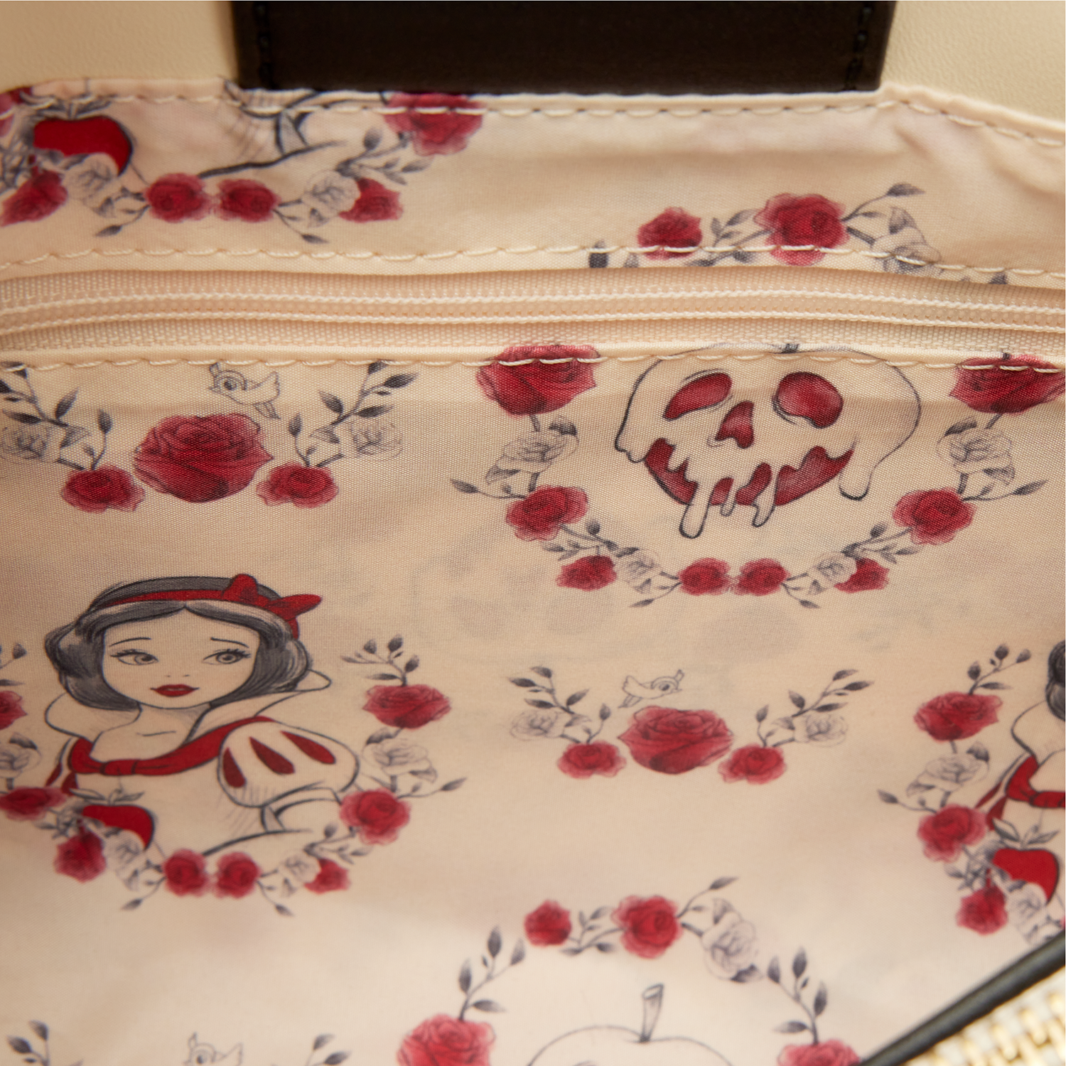 WDTB3356-LFWDSNOWWHITEROSESTOTEBAG_326_png